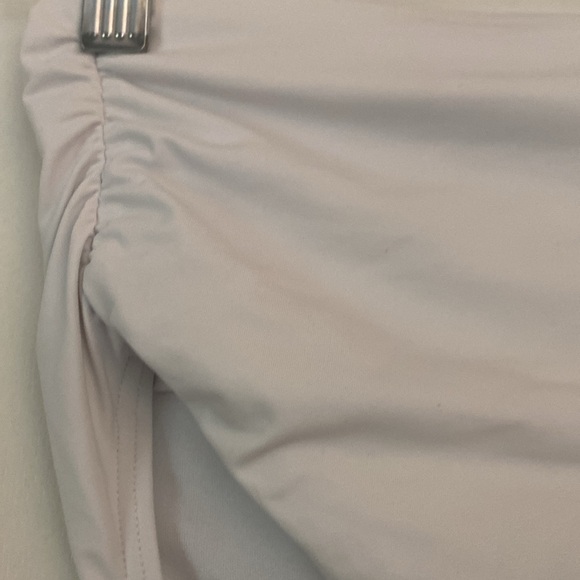 Sun seeker white bikini. Size 8 - Picture 6 of 10